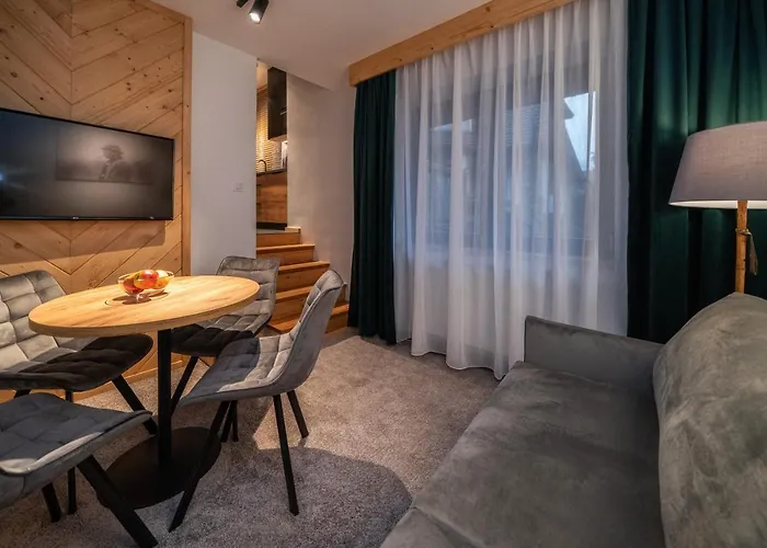 Tatrzanska Miejscowka - Centrum 公寓式酒店 扎科帕内